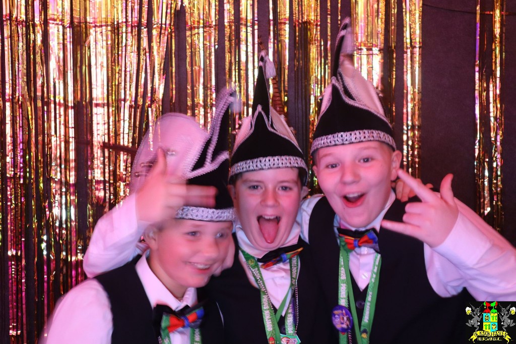 ../Images/Jeugd Opwarmbal Photobooth 337.jpg